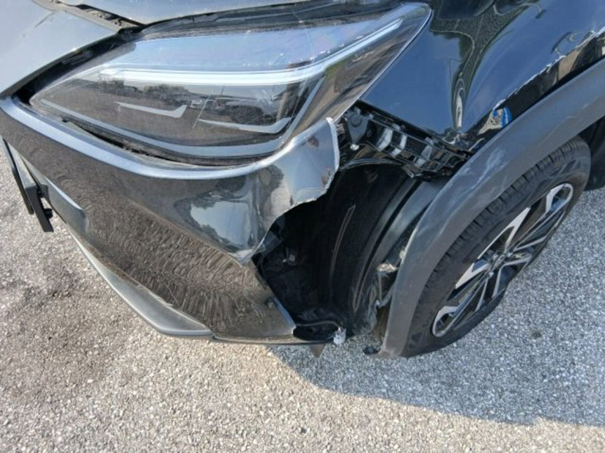 Toyota Yaris Cross 1.5 Hybrid 5p. E-CVT Premiere (3)