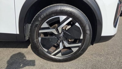 Peugeot 2008 PureTech 130 S&S EAT8 GT Pack (6)
