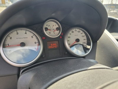 Peugeot 207 8V 75CV 5p. Access (16)