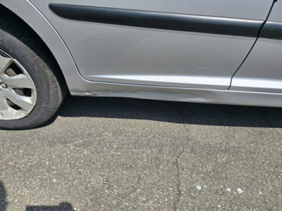 Peugeot 207 8V 75CV 5p. Access (6)