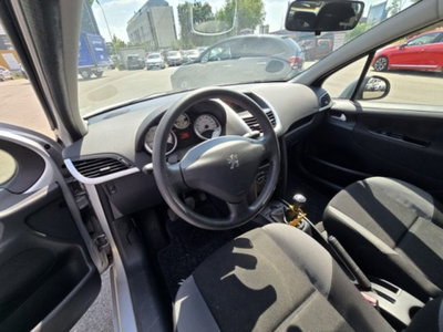 Peugeot 207 8V 75CV 5p. Access (9)