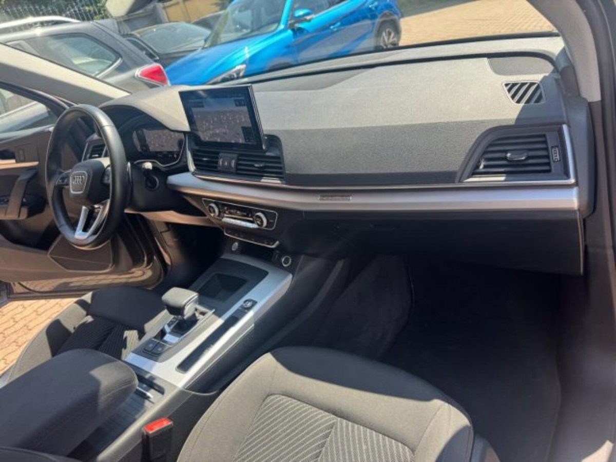 Audi Q5 40 TDI 204 CV quattro S tronic Business (12)