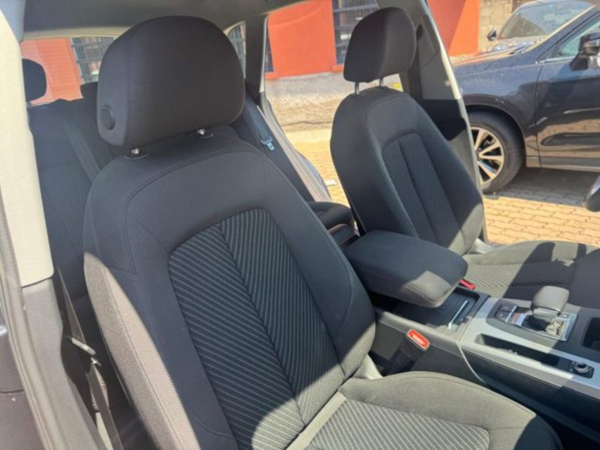 Audi Q5 40 TDI 204 CV quattro S tronic Business (17)