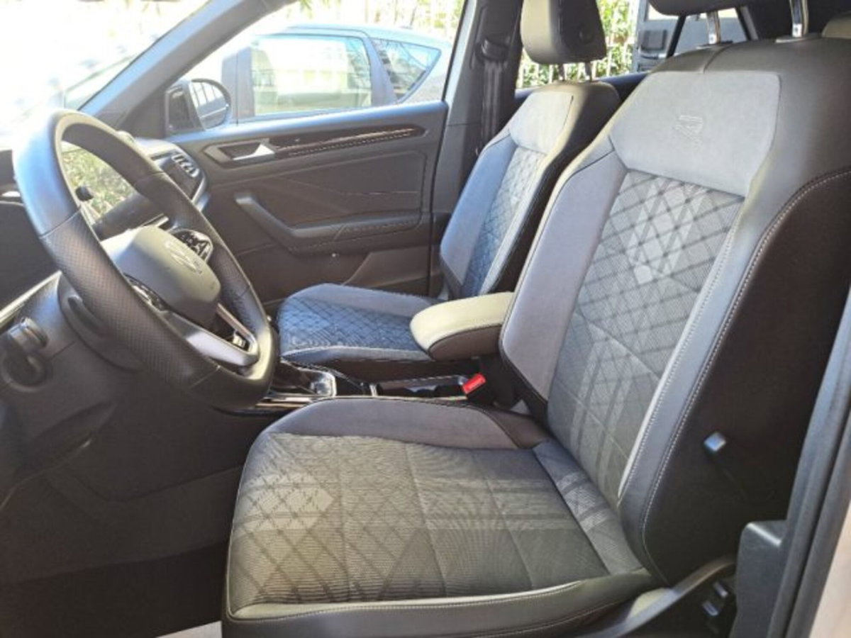 Volkswagen T-Roc 1.5 TSI ACT DSG Business BlueMotion Technology (8)