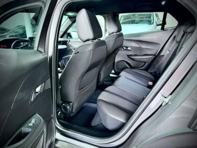 Peugeot 2008 BlueHDi 130 S&S EAT8 GT Pack (14)