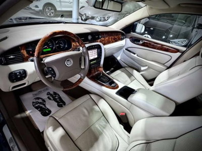 Jaguar XJ 2.7 D V6 cat LWB Sovereign (12)