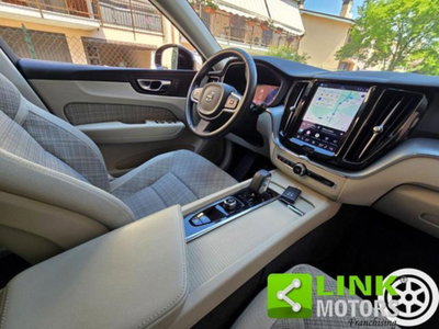 Volvo XC60 B4 (d) AWD automatico Core N1 (17)