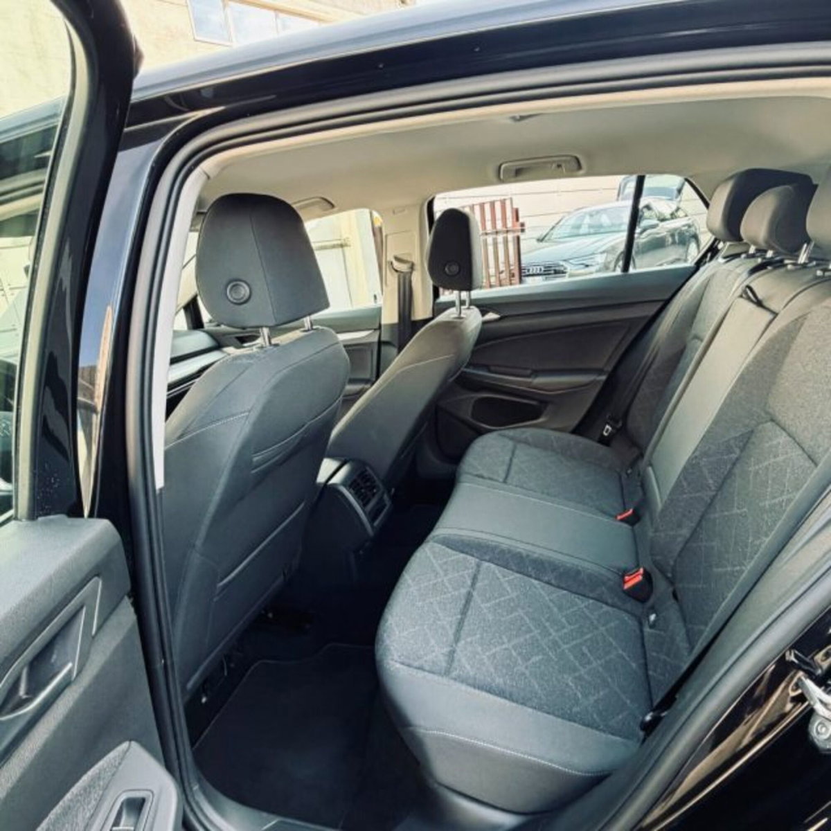 Volkswagen Golf 1.5 eTSI 130 CV EVO ACT DSG Life (7)