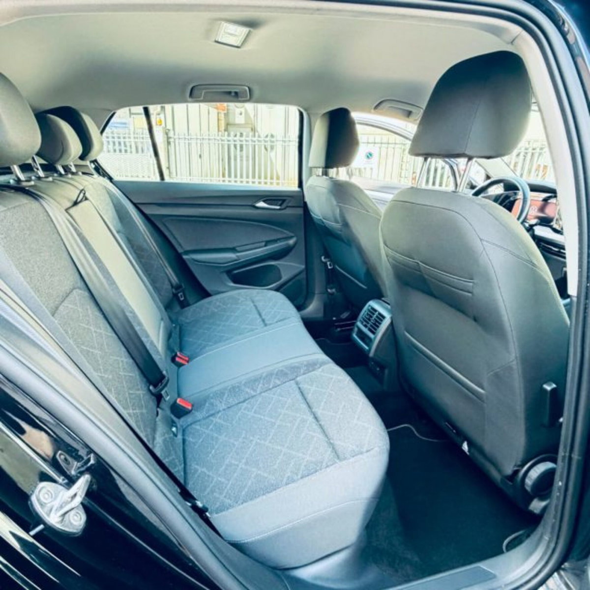 Volkswagen Golf 1.5 eTSI 130 CV EVO ACT DSG Life (8)