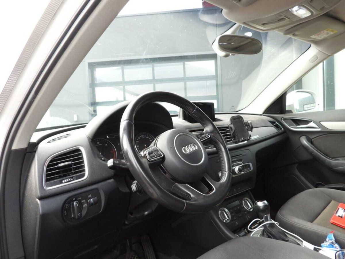Audi Q3 2.0 TDI quattro S tronic Edition (9)