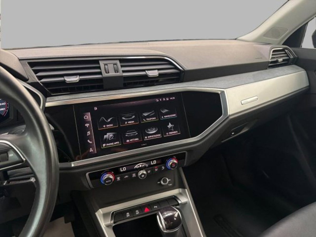 Audi Q3 35 TDI quattro S tronic Business (10)