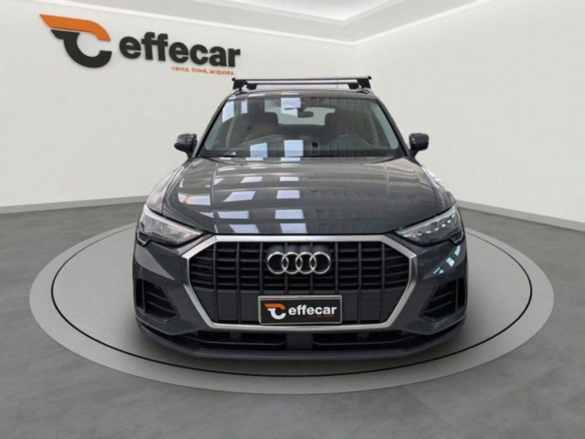 Audi Q3 35 TDI quattro S tronic Business (2)