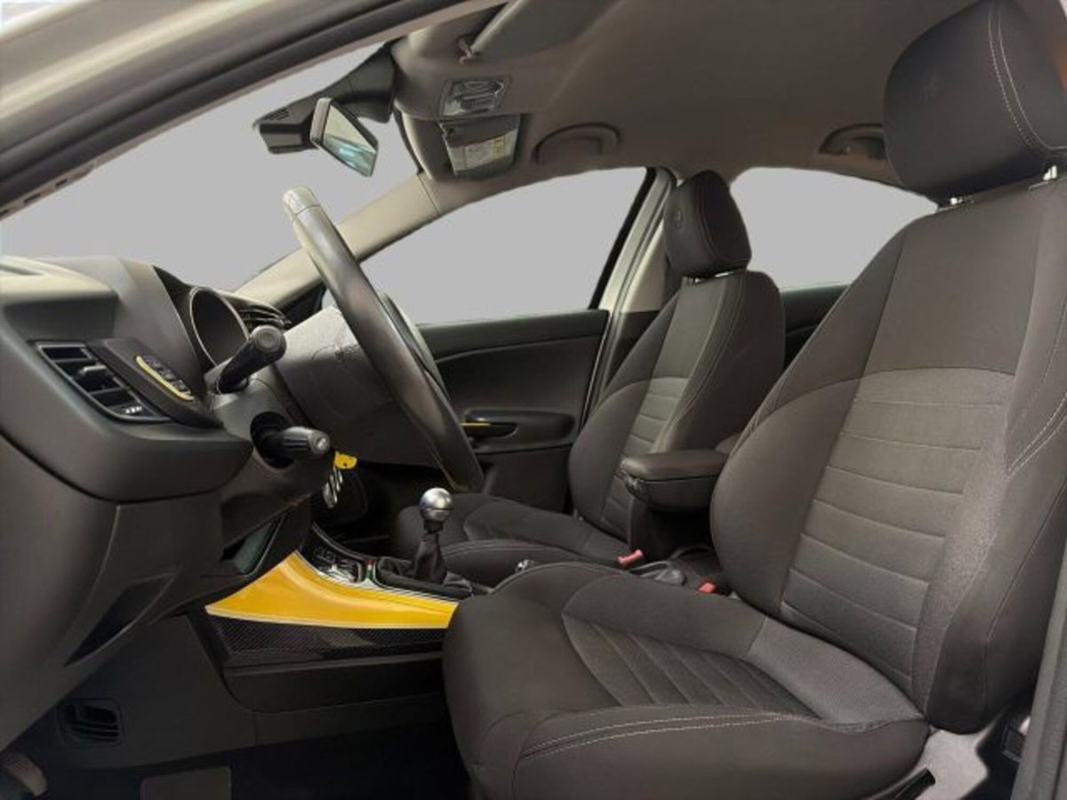 Alfa Romeo Giulietta 1.6 JTDm Giulietta 120cv (10)