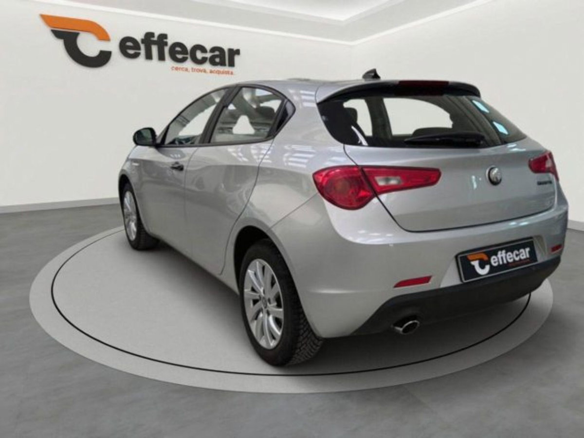 Alfa Romeo Giulietta 1.6 JTDm Giulietta 120cv (4)