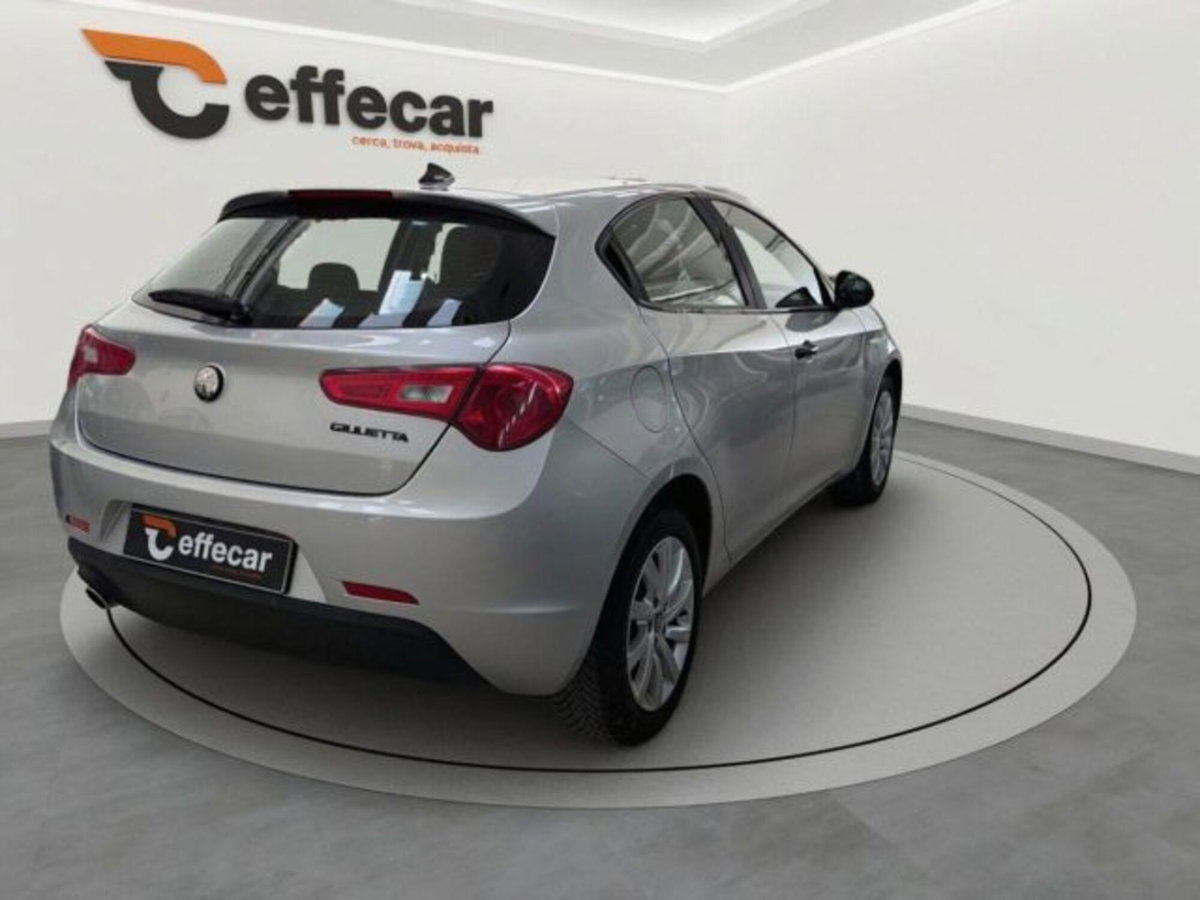 Alfa Romeo Giulietta 1.6 JTDm Giulietta 120cv (6)
