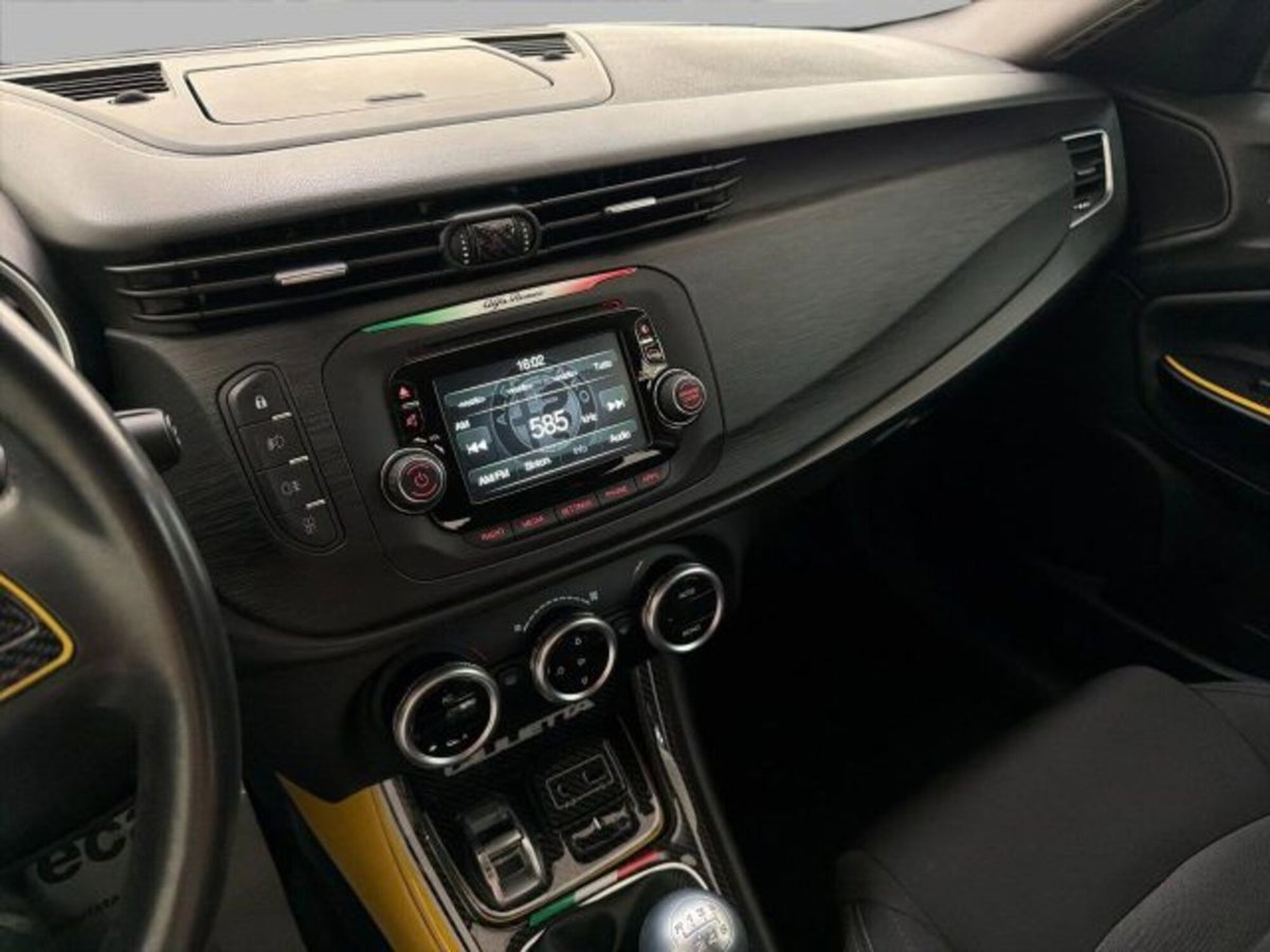 Alfa Romeo Giulietta 1.6 JTDm Giulietta 120cv (9)