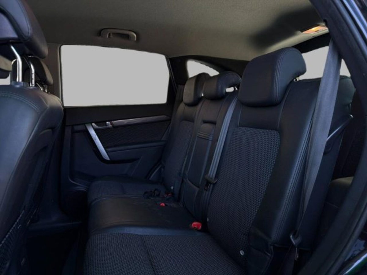 Chevrolet Captiva 2.0 VCDi 2WD (13)