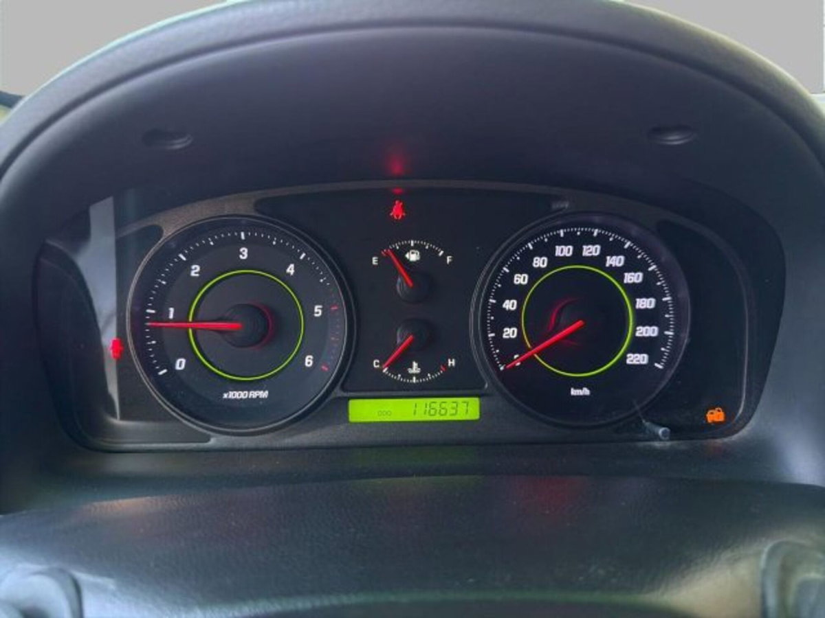 Chevrolet Captiva 2.0 VCDi 2WD (9)