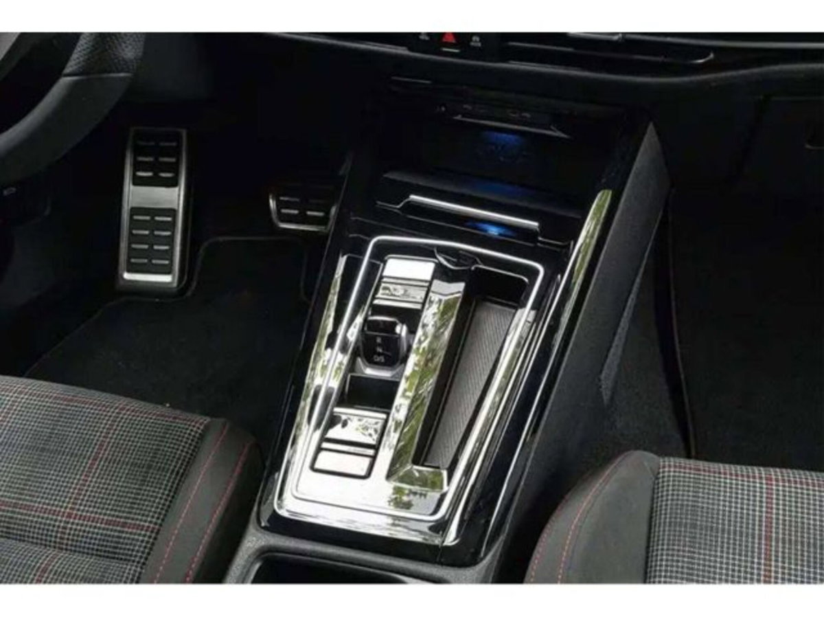Volkswagen Golf 2.0 tsi GTI MT Ultimate 245cv (14)