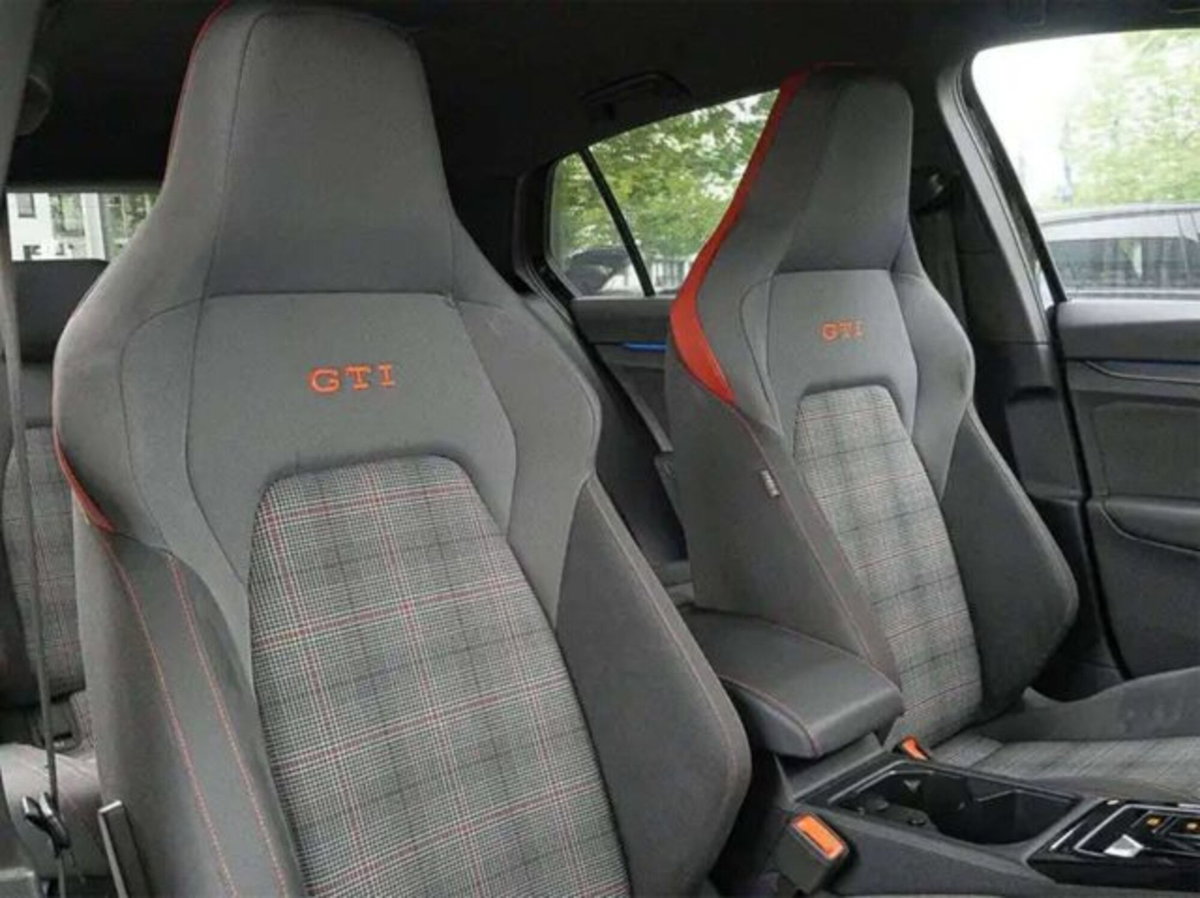 Volkswagen Golf 2.0 tsi GTI MT Ultimate 245cv (15)