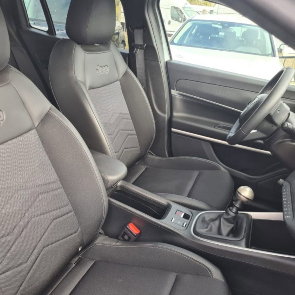 Jeep Avenger 1.2 turbo Summit fwd 100cv (7)