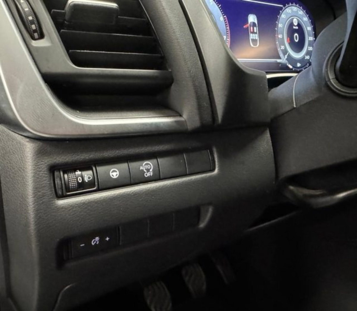Nissan Qashqai 1.3 mhev N-Connecta 2wd 140cv (19)