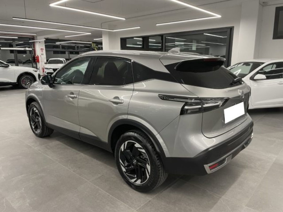 Nissan Qashqai 1.3 mhev N-Connecta 2wd 140cv (5)