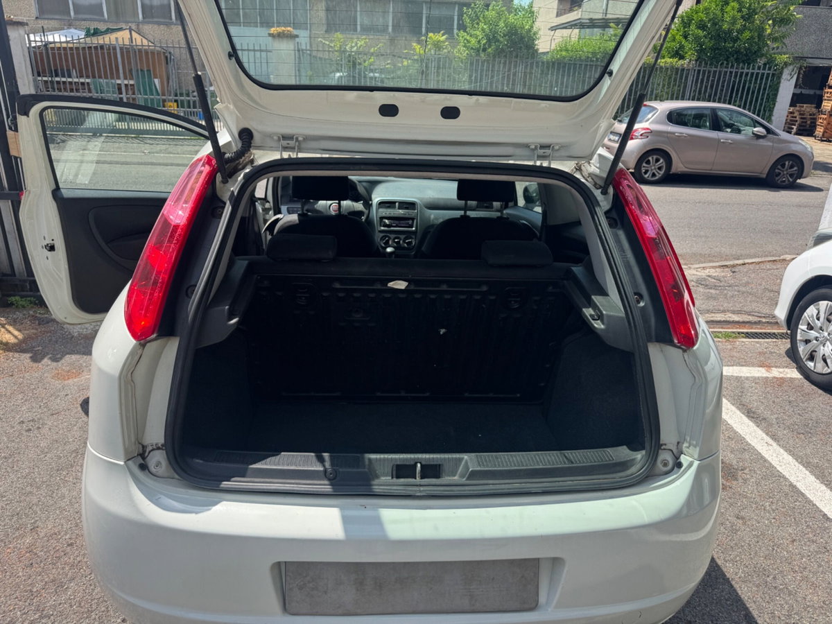 Fiat Grande Punto 1.3 MJT 75 CV 3 porte S&S Actual (11)