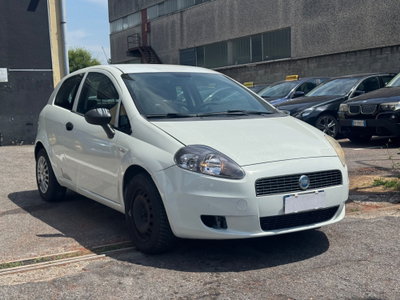 Fiat Grande Punto 1.3 MJT 75 CV 3 porte S&S Actual (2)