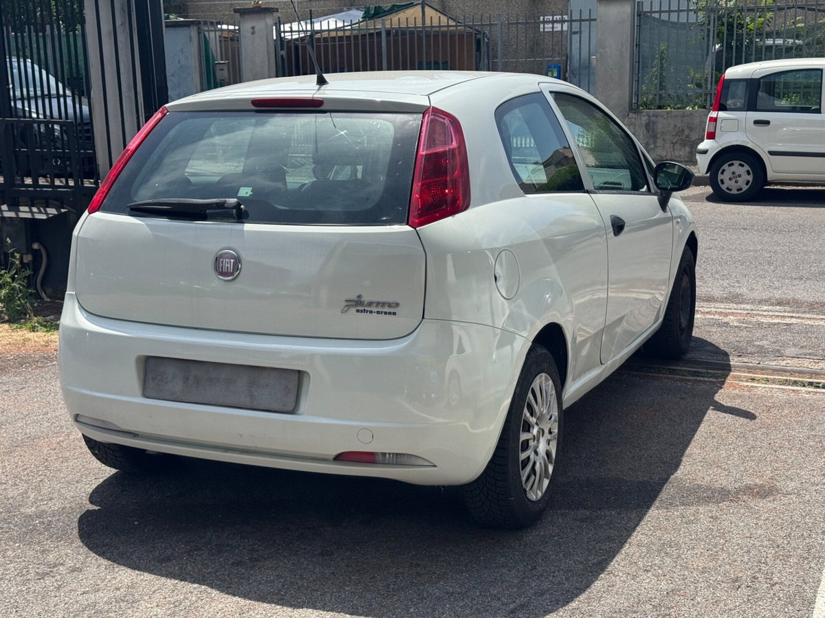 Fiat Grande Punto 1.3 MJT 75 CV 3 porte S&S Actual (3)
