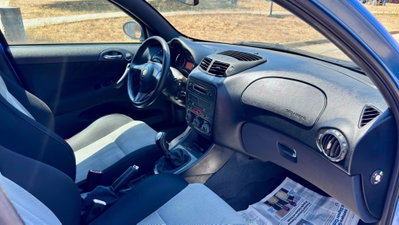 Alfa Romeo 147 1.6 16V TS (105) 5 porte Black Line (12)