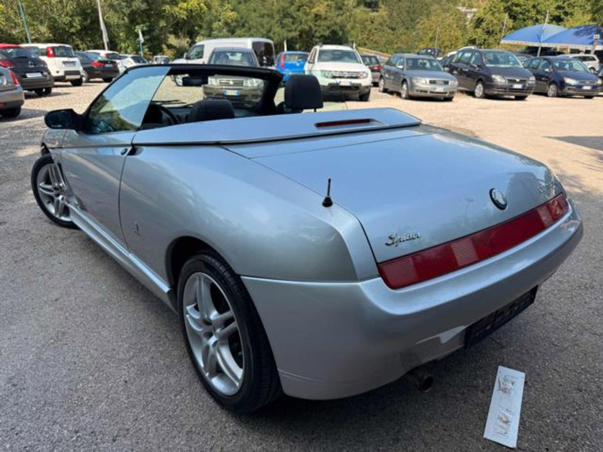 Alfa Romeo Spider 2.0i 16V Twin Spark cat Lux (11)