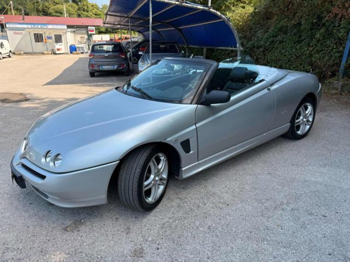 Alfa Romeo Spider 2.0i 16V Twin Spark cat Lux (12)