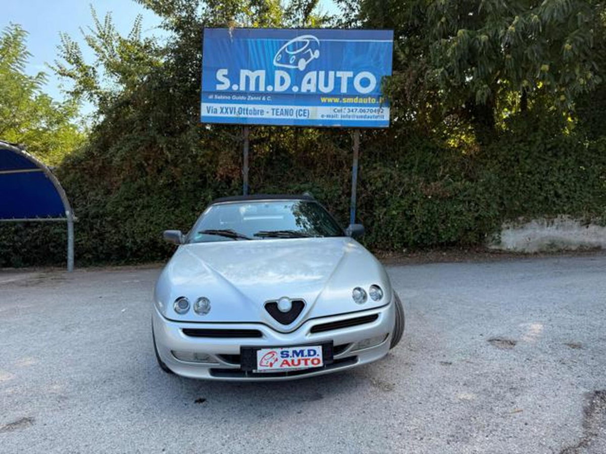 Alfa Romeo Spider 2.0i 16V Twin Spark cat Lux (2)