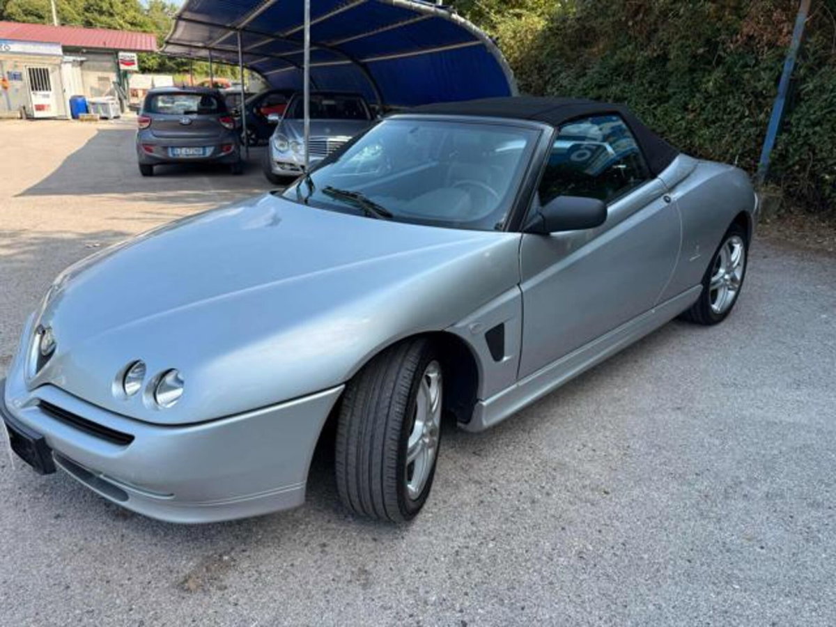 Alfa Romeo Spider 2.0i 16V Twin Spark cat Lux (3)