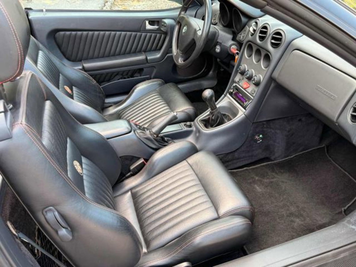 Alfa Romeo Spider 2.0i 16V Twin Spark cat Lux (7)