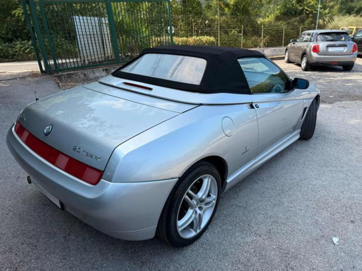 Alfa Romeo Spider 2.0i 16V Twin Spark cat Lux (9)