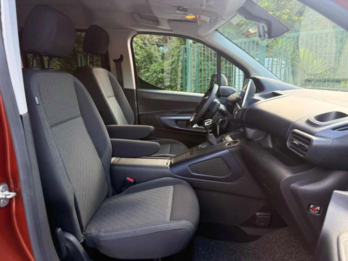 Peugeot Rifter BlueHDi 130 S&S EAT8 Allure Standard (13)
