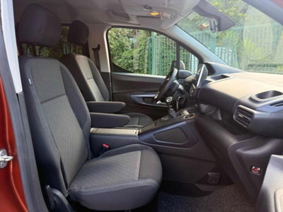 Peugeot Rifter BlueHDi 130 S&S EAT8 Allure Standard (13)