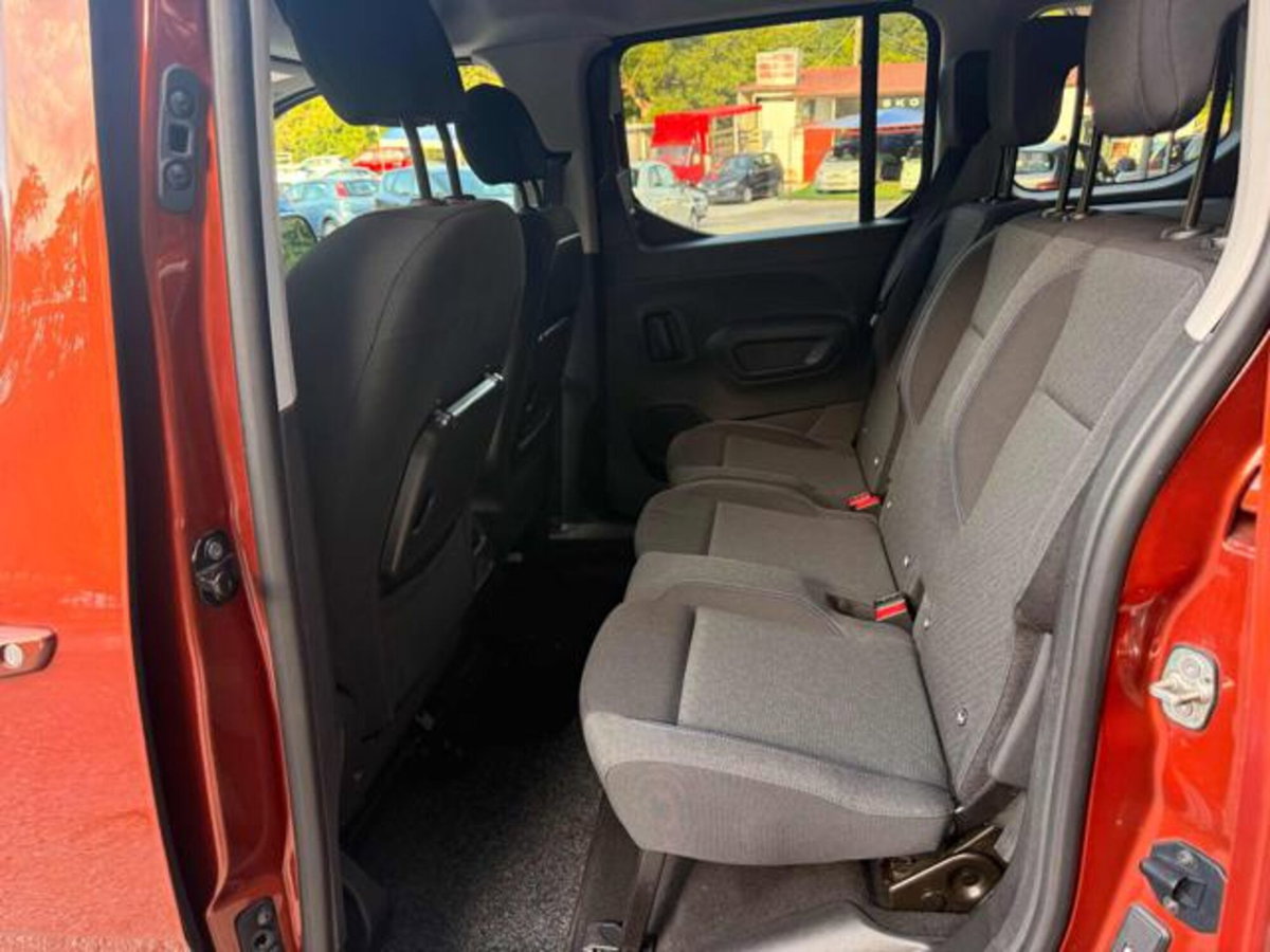 Peugeot Rifter BlueHDi 130 S&S EAT8 Allure Standard (14)