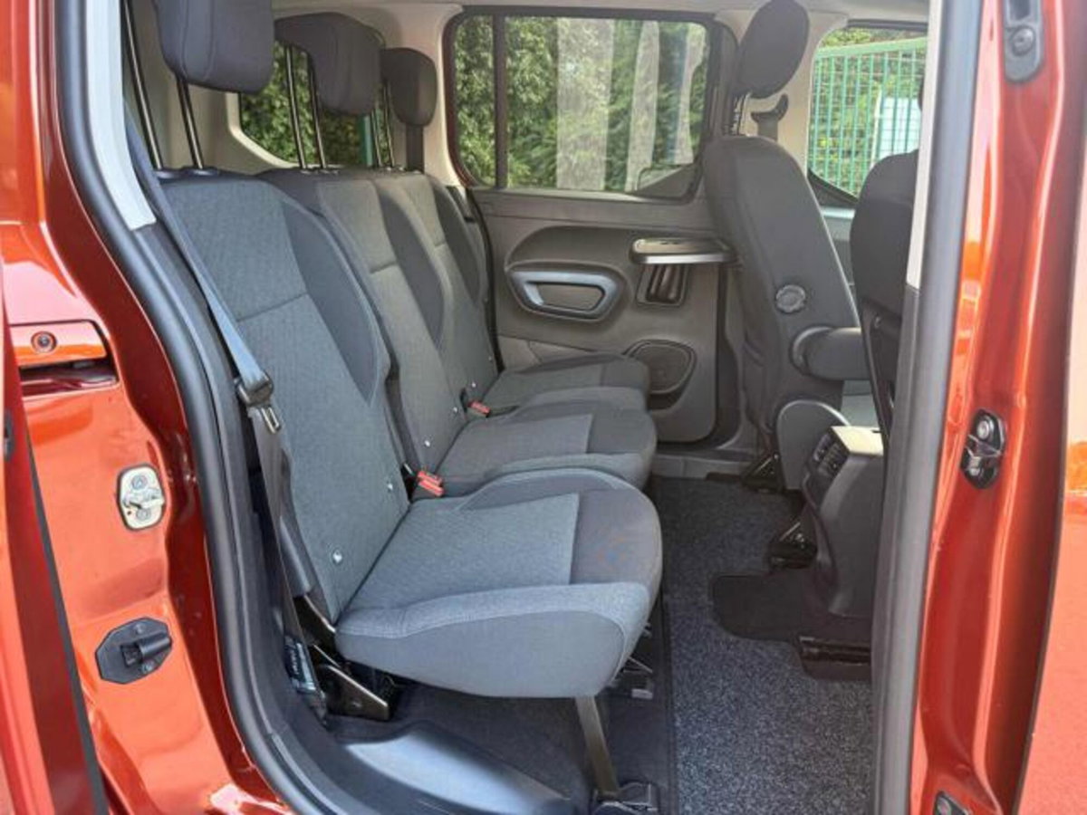 Peugeot Rifter BlueHDi 130 S&S EAT8 Allure Standard (15)
