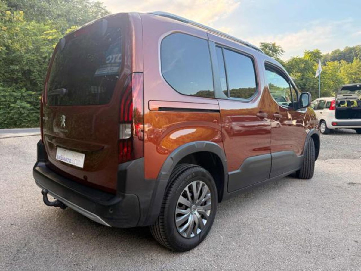 Peugeot Rifter BlueHDi 130 S&S EAT8 Allure Standard (18)