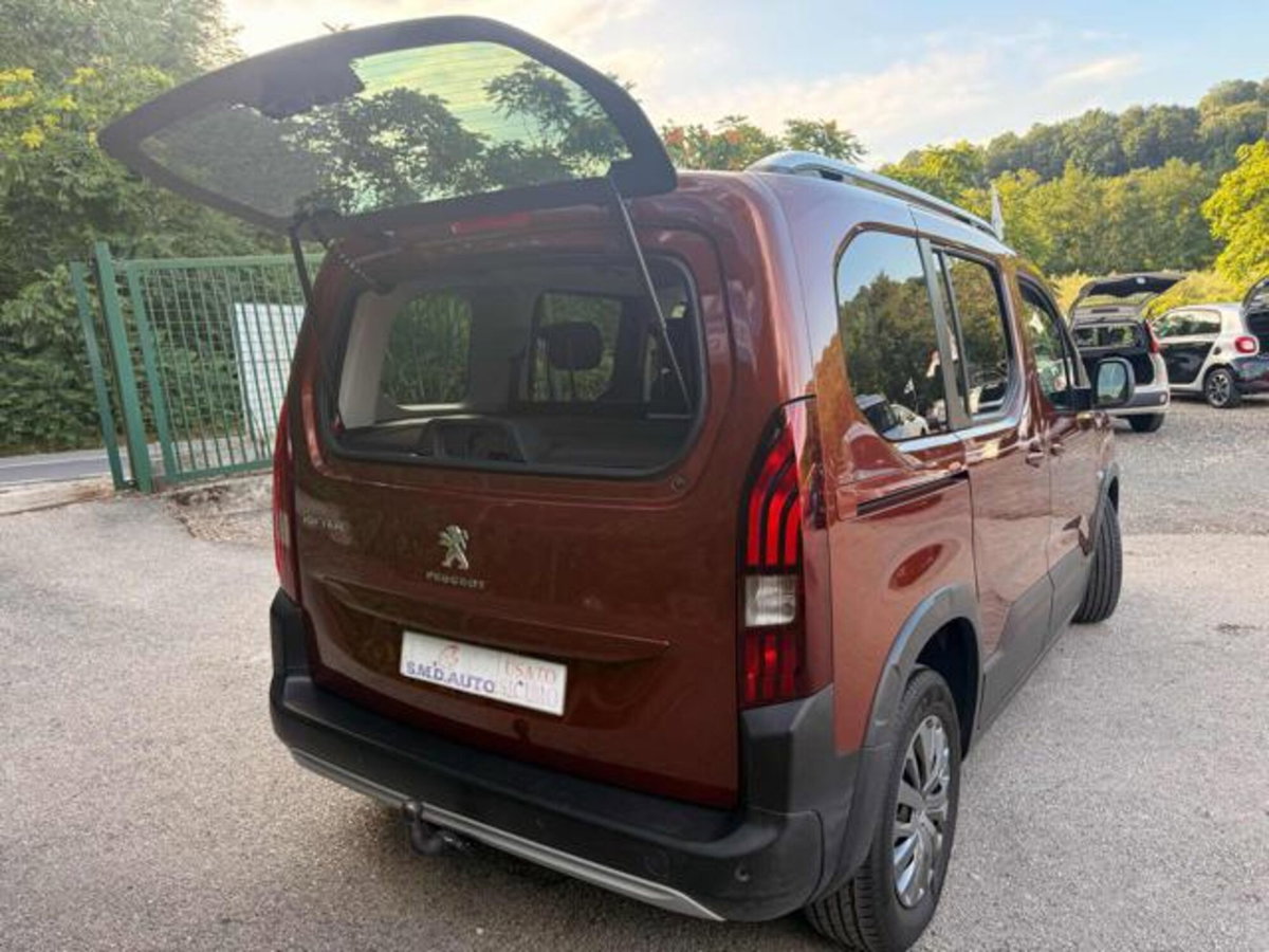 Peugeot Rifter BlueHDi 130 S&S EAT8 Allure Standard (19)