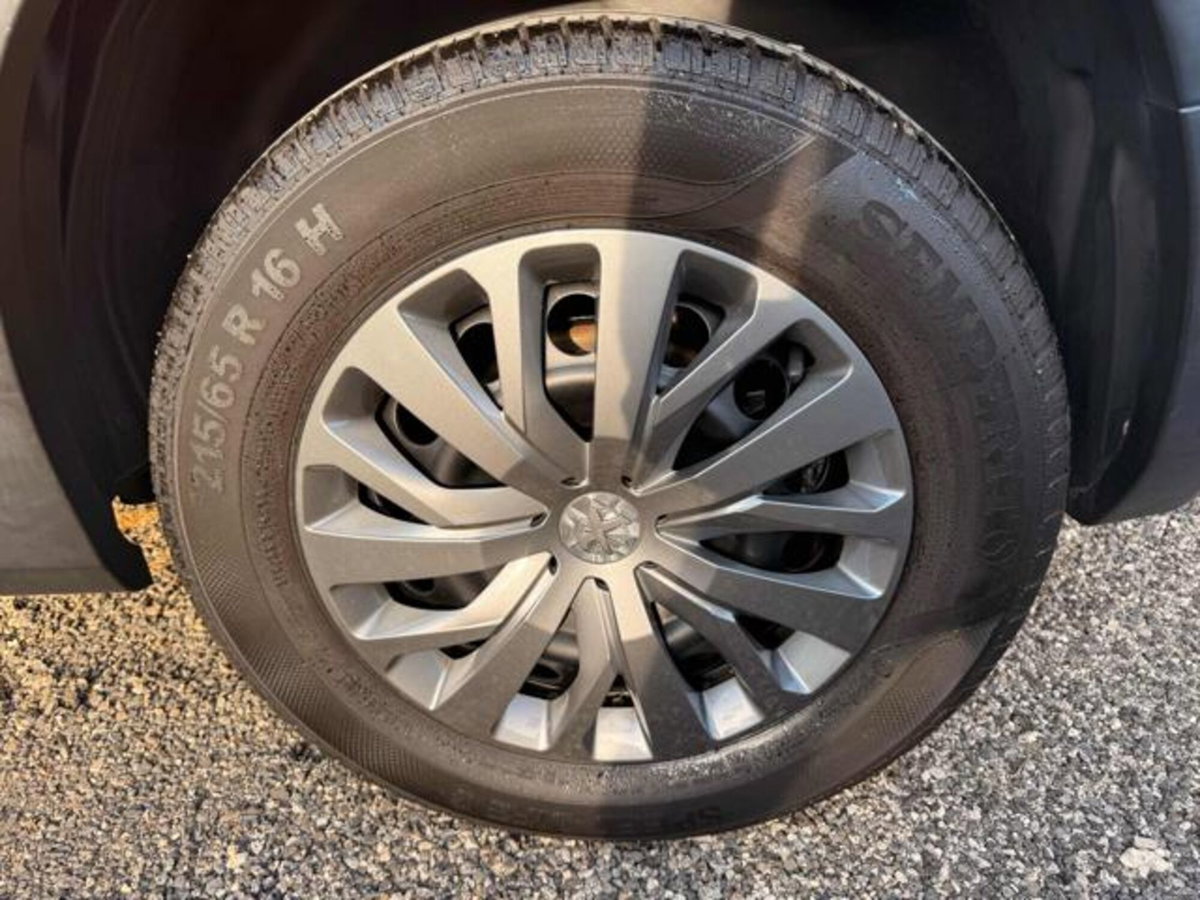 Peugeot Rifter BlueHDi 130 S&S EAT8 Allure Standard (20)