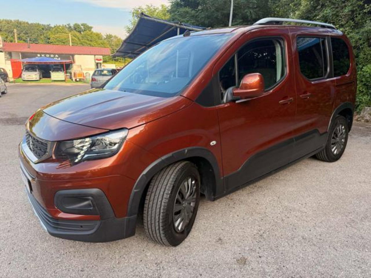 Peugeot Rifter BlueHDi 130 S&S EAT8 Allure Standard (3)