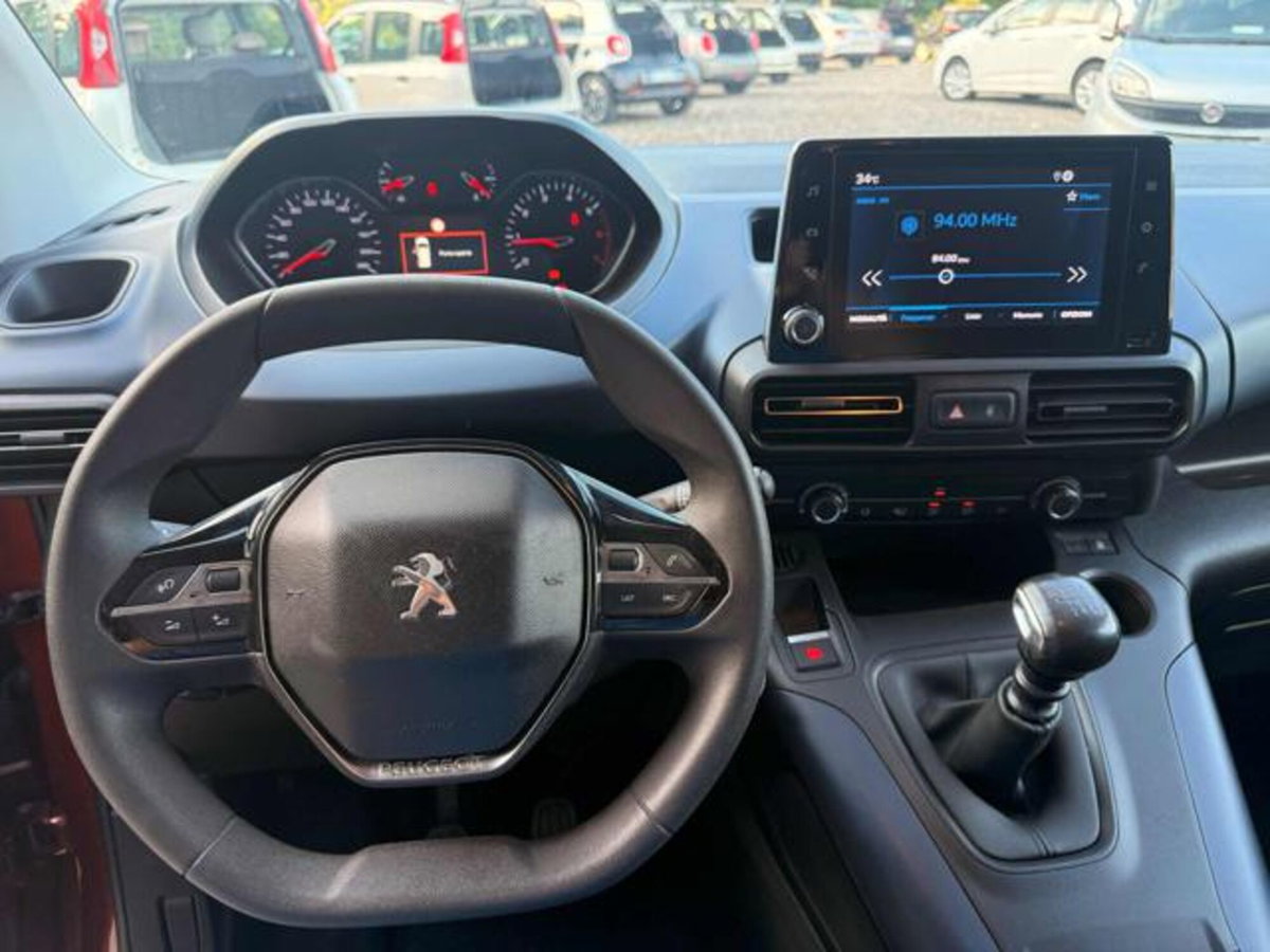 Peugeot Rifter BlueHDi 130 S&S EAT8 Allure Standard (8)