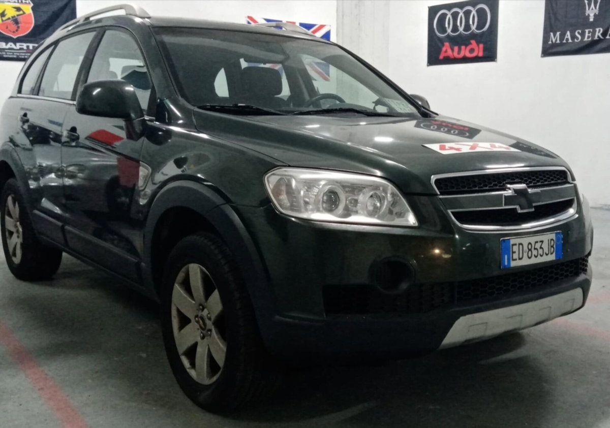 Chevrolet Captiva 2.0 VCDi LTZ (3)