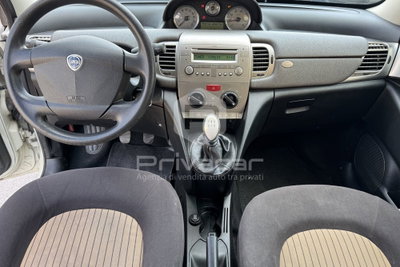 Lancia Ypsilon 1.2 Argento (10)