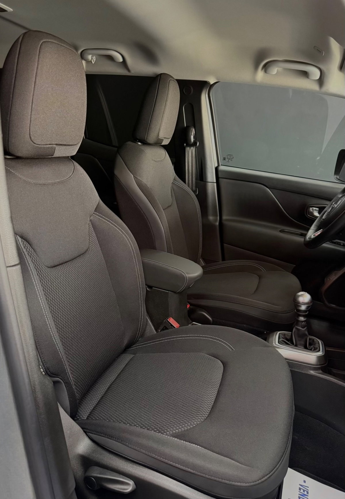 Jeep Renegade 1.6 Mjt 130 CV Limited (14)