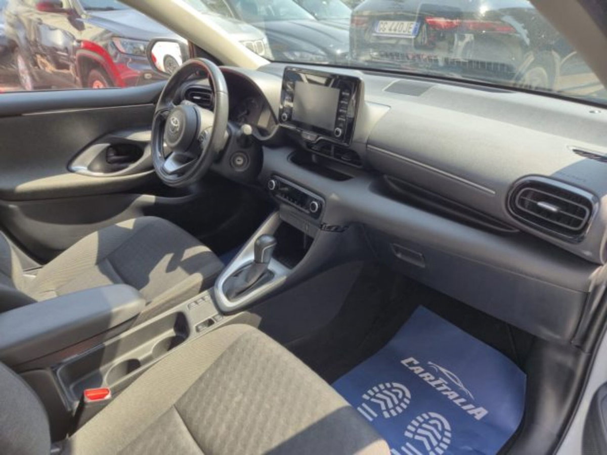 Toyota Yaris 1.5 Hybrid 5 porte Energy (10)